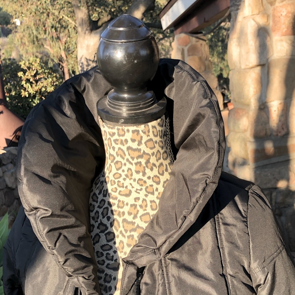 Forever 21: bolero puffer jacket in quilted black